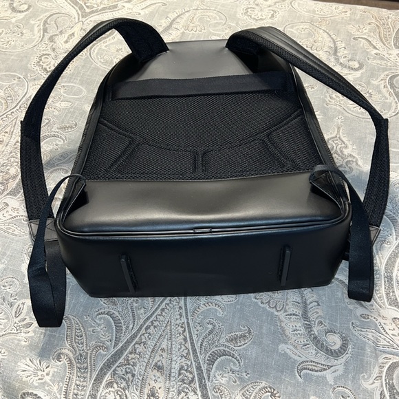 Brand new Montblanc wallet and matching Montblanc Extreme 2.0 Large Backpack - Picture 5 of 11